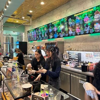 Spiked Rich Nitrogen Ice Cream - Making that ice cream - Ice Cream & Frozen Yogurt Near Me - Doral, Florida Spiked Rich Nitrogen Ice Cream - Making that ice cream - Ice Cream & Frozen Yogurt Near Me - Doral, Florida
