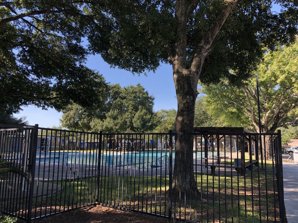 Briargrove Park Swimming Pool, Houston Roadtrippers