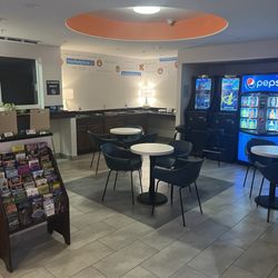 Motel 6 - Lobby