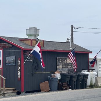 Perry's Lobster Shack - Perry's Lobster Shack - can't get any closer to the water without falling in! - Seafood Near Me - Surry, Maine