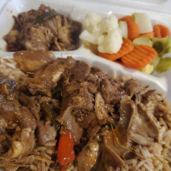 Island Jerk Hut - Brown stew chicken - Caribbean Near Me - Chesapeake, Virginia