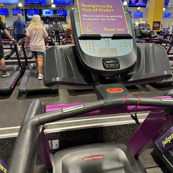 Planet Fitness - Broken treadmill - Gyms Near Me - Bradenton, Florida