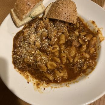 Catskill Mountain Pizza - Cavatelli pasta with ragu & garlic bread - Pizza Near Me - Woodstock, New York