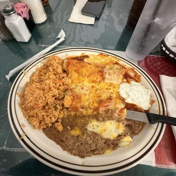El Farolito - Enchiladas Meat - Mexican Near Me - Placentia, California El Farolito - Enchiladas Meat - Mexican Near Me - Placentia, California