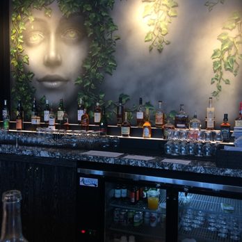 Grant Park Bistro - Interesting wall art - New American Near Me - Chicago, Illinois