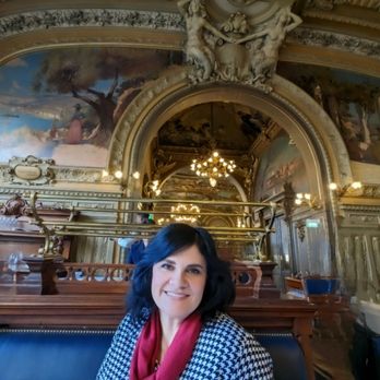 Le Train Bleu - A old world restaurant inside an actual train station - French Near Me - Paris, 75 Le Train Bleu - A old world restaurant inside an actual train station - French Near Me - Paris, 75