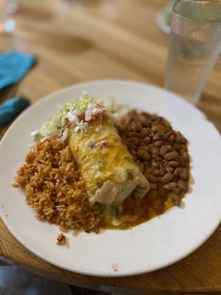 High Noon Restaurant & Saloon