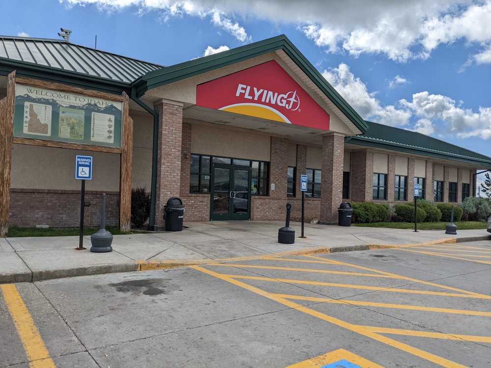 FLYING J TRAVEL PLAZA Updated May 2024 49 Photos & 16 Reviews 587