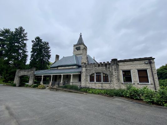 Grave of Colonel Harland Sanders by null