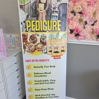 Q N Nails - Nail Salons Near Me - Temple Hills, Maryland