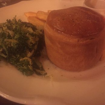 The Blackbird - Steak pie - Pubs Near Me - London, XGL The Blackbird - Steak pie - Pubs Near Me - London, XGL