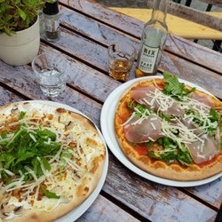 La Focaccia - Pizza Fungi und Pizza Parma