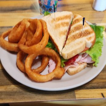 Bear Wallow Cafe - American Near Me - Alpine, Arizona