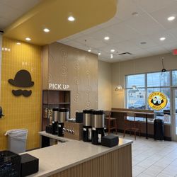 Einstein Bros. Bagels - Front counter