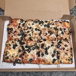 Jet's Pizza - Grilled chicken and black olive.