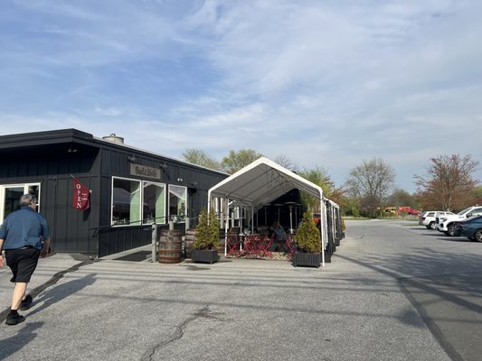Stoll and Wolfe Distillery by null