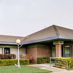 Idaho Center for Integrative Medicine - Entry to building