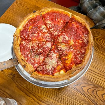 Giordano's - Small Chicago Classic - Deep Dish * pepperoni, mushrooms, green peppers & onions - Pizza Near Me - Chicago, Illinois Giordano's - Small Chicago Classic - Deep Dish * pepperoni, mushrooms, green peppers & onions - Pizza Near Me - Chicago, Illinois