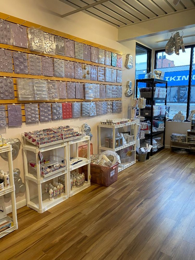 CAKE LADY SUPPLY Updated October 2024 328 W Eldorado St, Decatur, Illinois Cupcakes