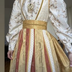 Rainbow Fashion - Vi har stoffer til festdrakt.