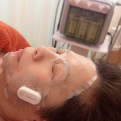 Mz Beauty salon - Woman's Facial