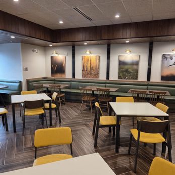 Fairfield by Marriott Inn & Suites - Spacious Breakfast area - Hotels Near Me - York, Nebraska Fairfield by Marriott Inn & Suites - Spacious Breakfast area - Hotels Near Me - York, Nebraska