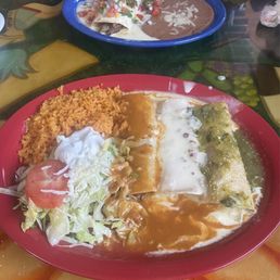 Enchiladas Mexicanos. Delish! Especially loved the green sauce. Enchiladas Mexicanos. Delish! Especially loved the green sauce.