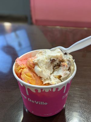 Scoop Deville South St by null