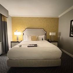 Fairmont Olympic Hotel, Seattle - 10th floor king bed