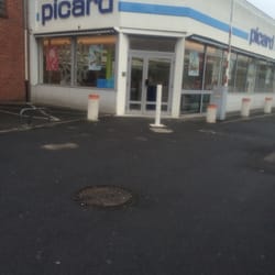 Picard Surgelés - L'entrée un peu en retrait de l'avenue