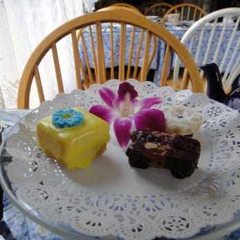 Robinsons Tea Room - Tier 3: Petit Four - Desserts Near Me - Stony Brook, New York
