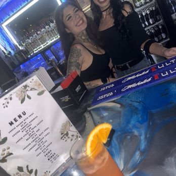Long Shot Bar and Billiards - Sweet bar girls - Sports Bars Near Me - Clermont, Florida Long Shot Bar and Billiards - Sweet bar girls - Sports Bars Near Me - Clermont, Florida