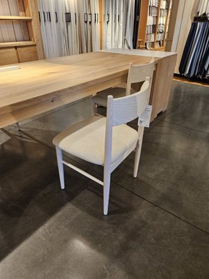 Crate & Barrel by null