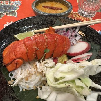 Pintoh Thai - Rice noodle w lobster and crab in curry sauce - Thai Near Me - Oakland, California Pintoh Thai - Rice noodle w lobster and crab in curry sauce - Thai Near Me - Oakland, California