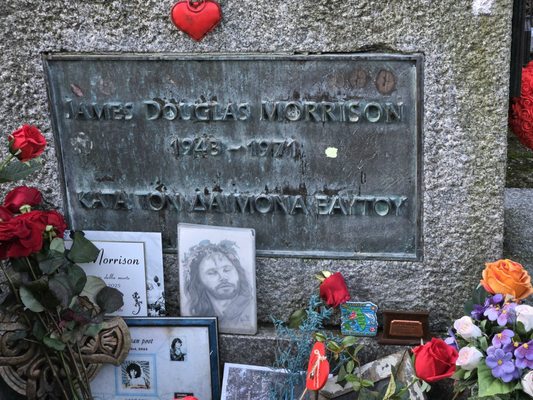 Cimetière du Père-Lachaise by null