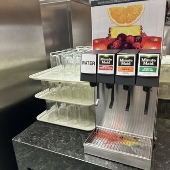 Riu Plaza Chicago - Breakfast buffet juice - Hotels Near Me - Chicago, Illinois Riu Plaza Chicago - Breakfast buffet juice - Hotels Near Me - Chicago, Illinois