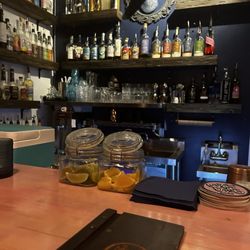 The Keep Easy - Bar area