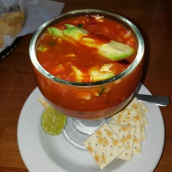 Mary's Texmex Restaurant - a bowl of soup and crackers - Tex-Mex Near Me - Shiner, Texas