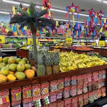 VALLEY FOOD SUPERMARKET Updated August 2025 931 I St Reedley