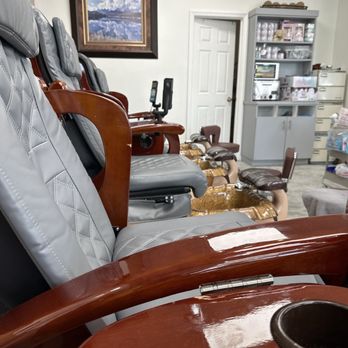 Paradise Nails & Spa - Pedicure station - Nail Salons Near Me - Laurel, Maryland
