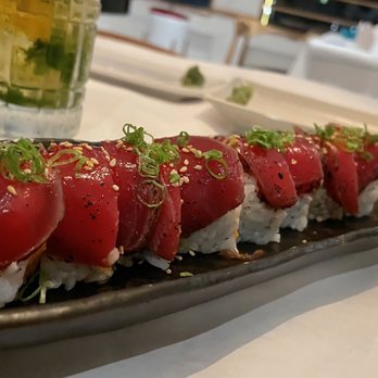 Gindi Thai - Seared tuna roll - Sushi Bars Near Me - Burbank, California Gindi Thai - Seared tuna roll - Sushi Bars Near Me - Burbank, California