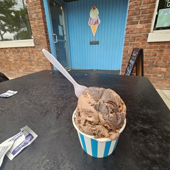 PJ's Ice Cream - Michigan Pot Hole - Ice Cream & Frozen Yogurt Near Me - Manteno, Illinois