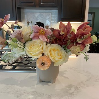 Domonique Rose - Florists Near Me