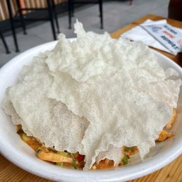 Shrimp salad with fried rice paper