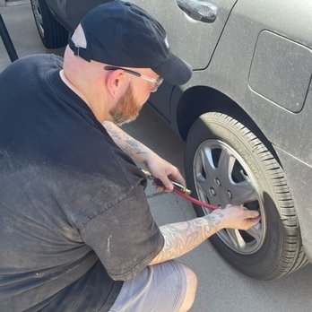 Goad Mobile Oil Change Services - Checking Tire Pressure - Oil Change Stations Near Me Goad Mobile Oil Change Services - Checking Tire Pressure - Oil Change Stations Near Me