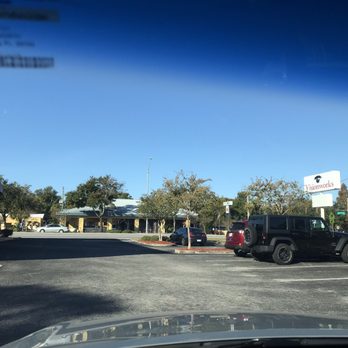 Visionworks - 5 employee vehicles in all of the front parking spots but the front door. - Eyewear & Opticians Near Me - St. Petersburg, Florida Visionworks - 5 employee vehicles in all of the front parking spots but the front door. - Eyewear & Opticians Near Me - St. Petersburg, Florida