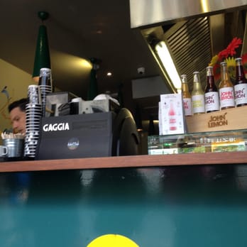 Umi Falafel - Sitting and waiting for my take-out - Vegetarian Near Me - Dublin, D