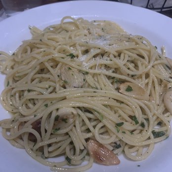 Piero's Corner - Spaghetti garlic and oil no peppers. - Italian Near Me - Herndon, Virginia Piero's Corner - Spaghetti garlic and oil no peppers. - Italian Near Me - Herndon, Virginia
