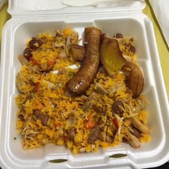 La Fogata Restaurant - Rice and chicken - Colombian Near Me - Elizabeth, New Jersey
