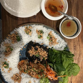 Que Viet - Woven vermicelli with grilled beaf in lolot leaf and tiger shrimp - Vietnamese Near Me - San Francisco, California
